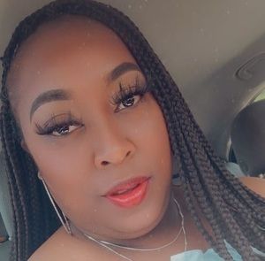 Meet your Posher, Canisha